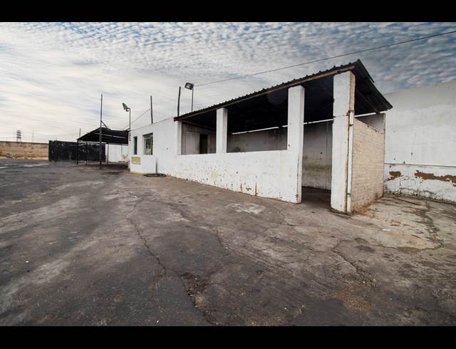 1,500M² INDUSTRIAL YARD TO LET IN COMMERCIA