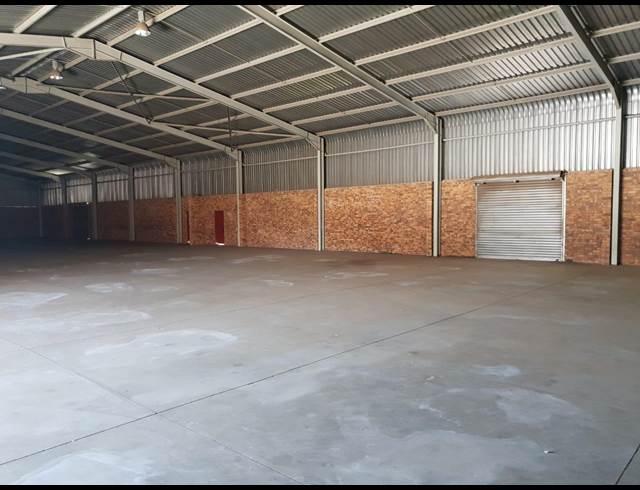 1,300M² WAREHOUSE TO LET IN BRENTWOOD PARK