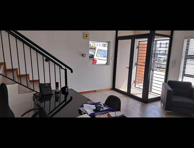 318M² WAREHOUSE TO LET IN FISANTEKRAAL
