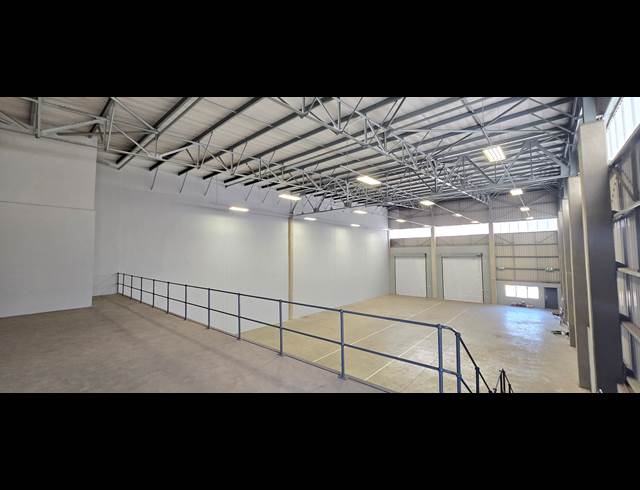 2,244M² WAREHOUSE TO LET IN LANSERIA