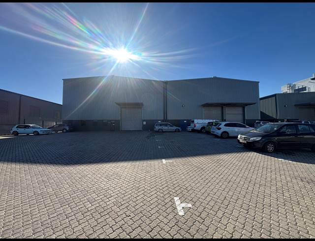 2,072M² WAREHOUSE TO LET IN FIRGROVE