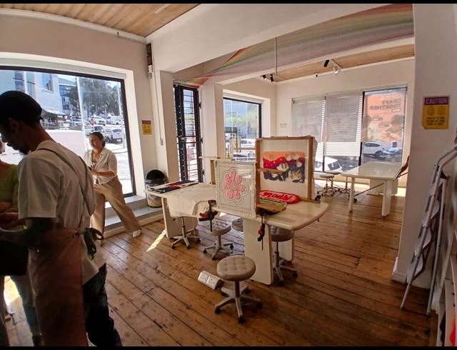 91M² RETAIL TO LET IN GARDENS