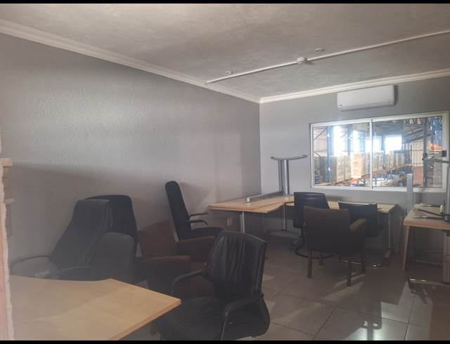 1,200M² WAREHOUSE TO LET IN RIVERSIDE INDUSTRIAL PARK