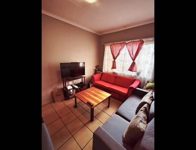 3 BEDROOM PROPERTY TO RENT IN BULT WEST