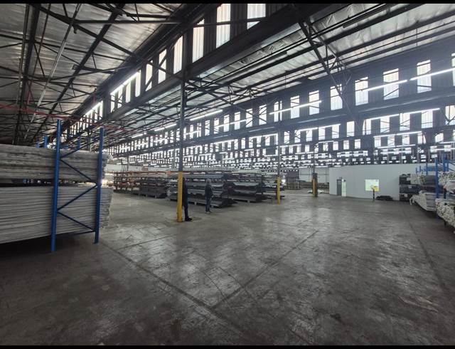 7,772M² WAREHOUSE TO LET IN ISANDO