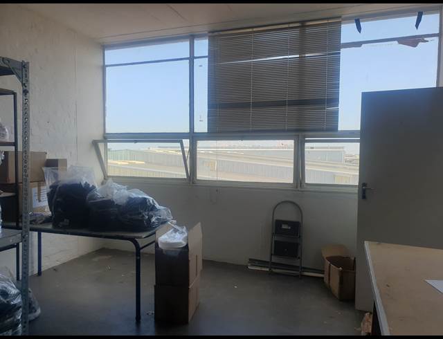 550M² OFFICE TO LET IN WOODSTOCK