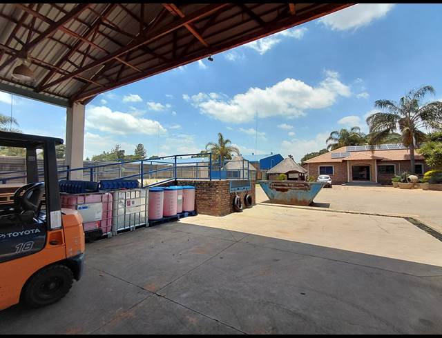 660M² WAREHOUSE TO LET IN POMONA