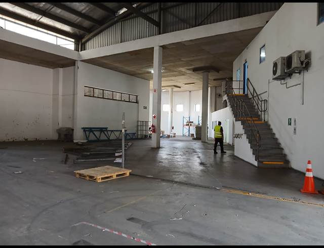 900M² WAREHOUSE TO LET IN RIVERHORSE VALLEY