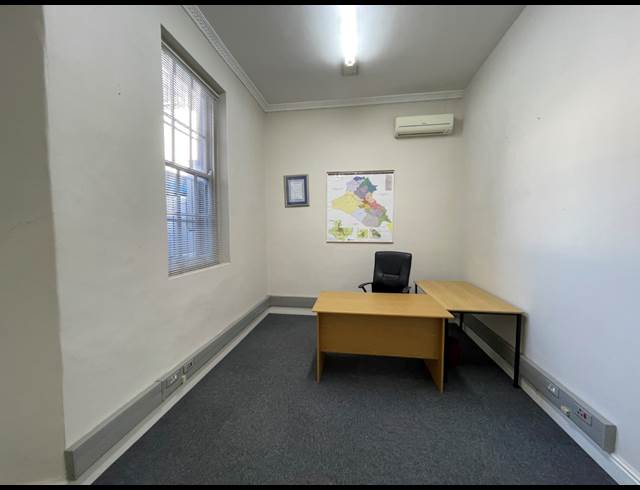 870M² BUILDING TO LET IN GARDENS