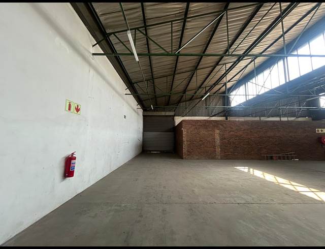 487M² WAREHOUSE TO LET IN LONGDALE