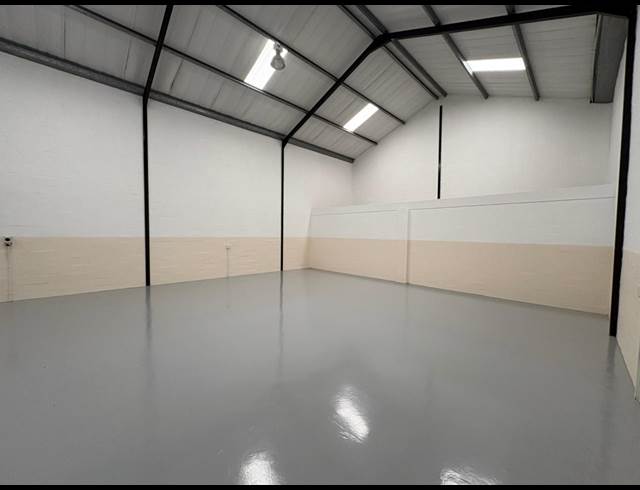 352M² WAREHOUSE TO LET IN STRAND CENTRAL