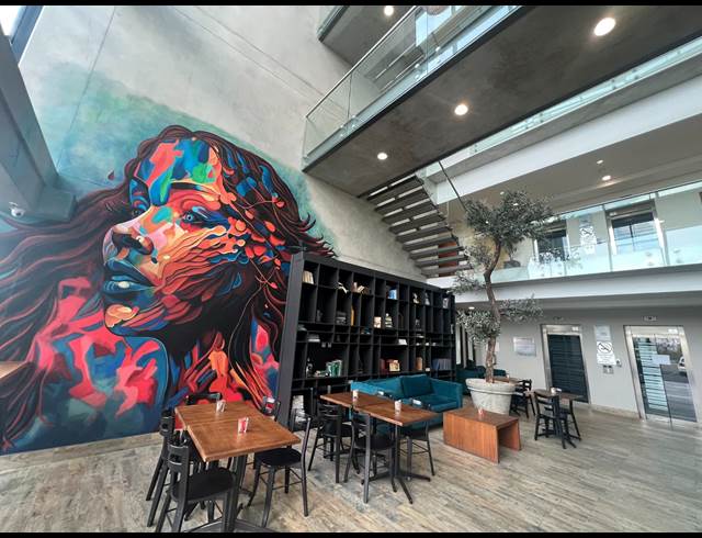 290M² OFFICE TO LET IN HYDE PARK