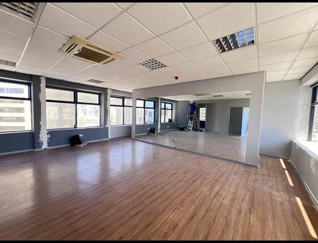 111M² OFFICE TO LET IN CAPE TOWN CITY CENTRE