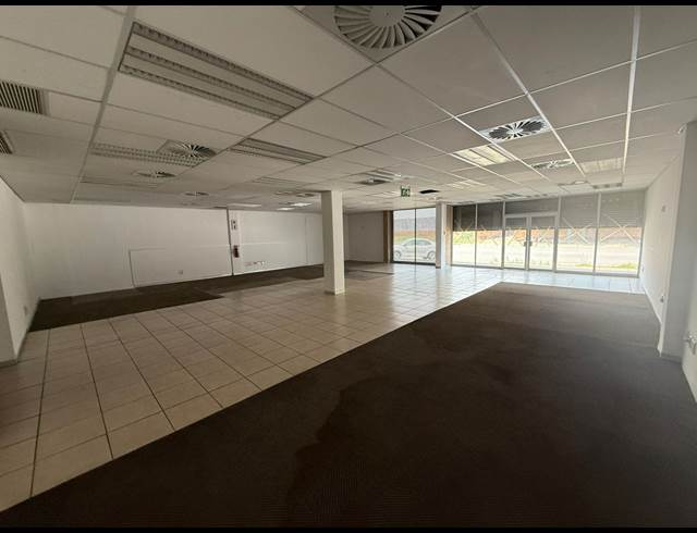 207M² RETAIL TO LET IN INDUSTRIA WEST