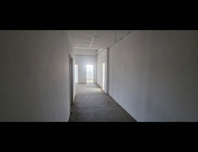 200M² WAREHOUSE TO LET IN VILLAGE MAIN