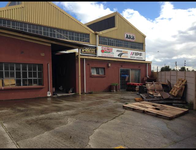 1,947M² FACTORY TO LET IN PAARDEN EILAND