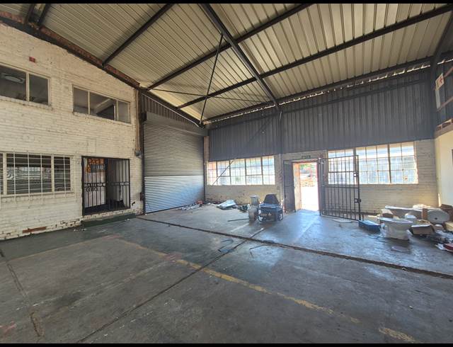650M² WAREHOUSE TO LET IN WADEVILLE