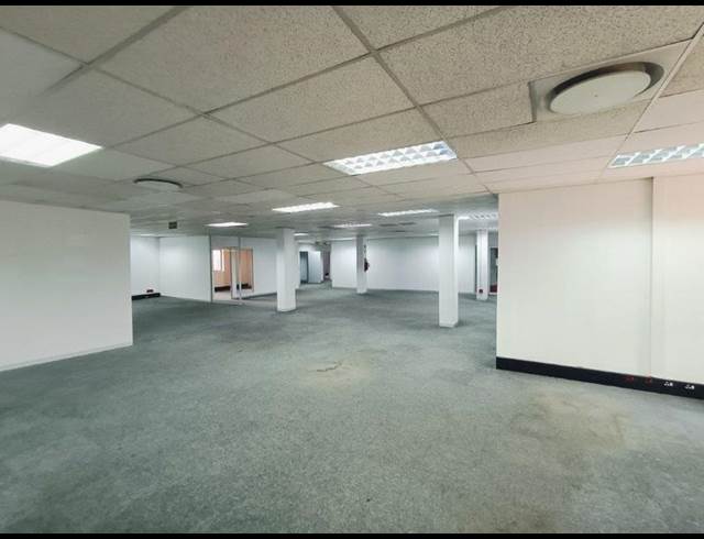 BUSINESS PROPERTY TO RENT IN CONSTANTIA KLOOF