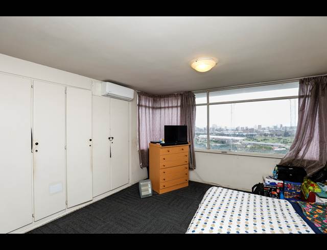 3 BEDROOM APARTMENT TO LET IN ESSENWOOD