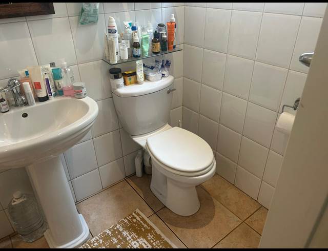 1 BEDROOM STUDIO APARTMENT TO LET IN THE GARDENS