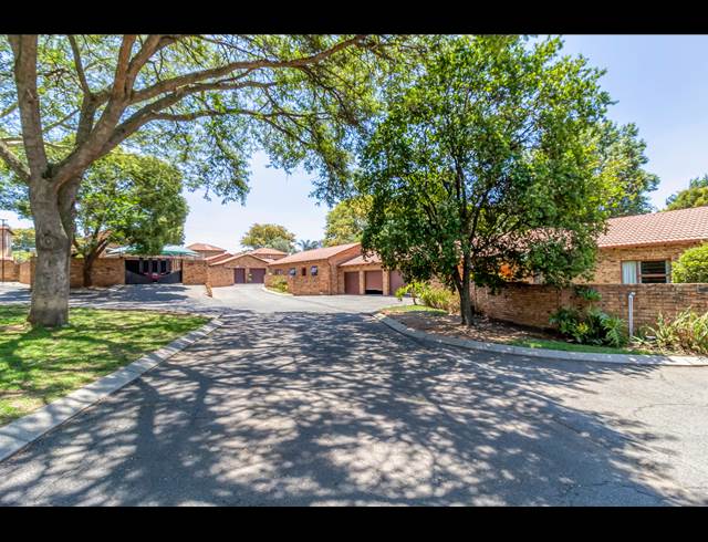 3 BEDROOM SECTIONAL TITLE TO LET IN RANDPARK RIDGE