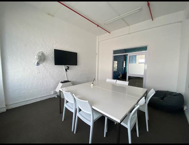 530M² WAREHOUSE TO LET IN PAARDEN EILAND
