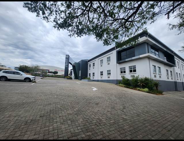 586M² OFFICE TO LET IN HALFWAY GARDENS