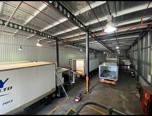 1,028M² WAREHOUSE TO LET IN BRIARDENE