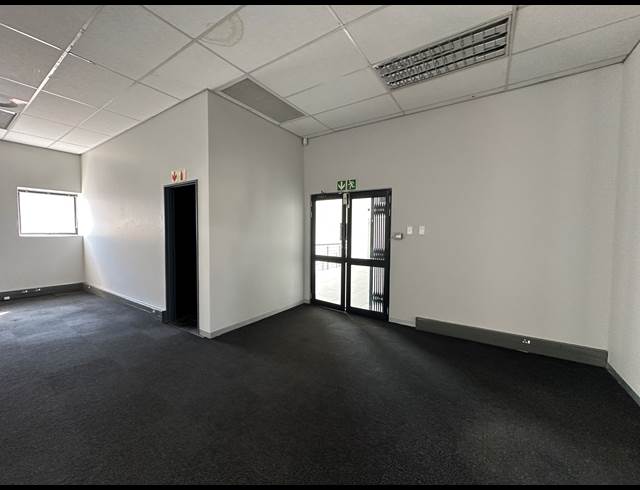 154.50M² OFFICE TO LET IN ECO PARK ESTATE