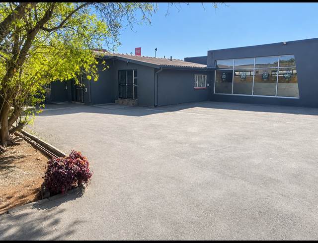 366M² BUSINESS TO LET IN CROYDON