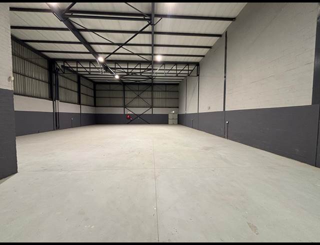 519M² WAREHOUSE TO LET IN STIKLAND INDUSTRIAL