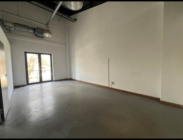 209M² WAREHOUSE TO LET IN HIGHVELD