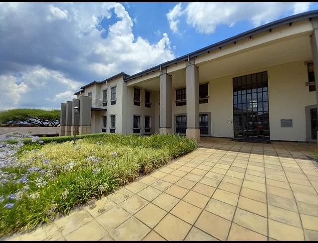 370M² OFFICE TO LET IN BRYANSTON