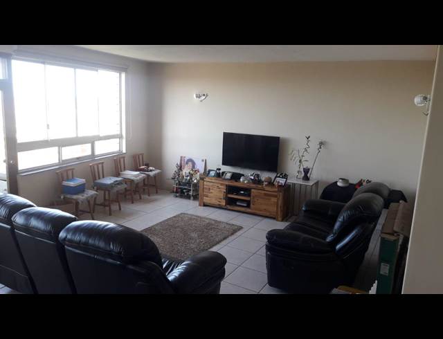 2 BEDROOM FLAT TO LET IN ESSENWOOD