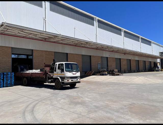 7,460M² WAREHOUSE TO LET IN MEADOWDALE