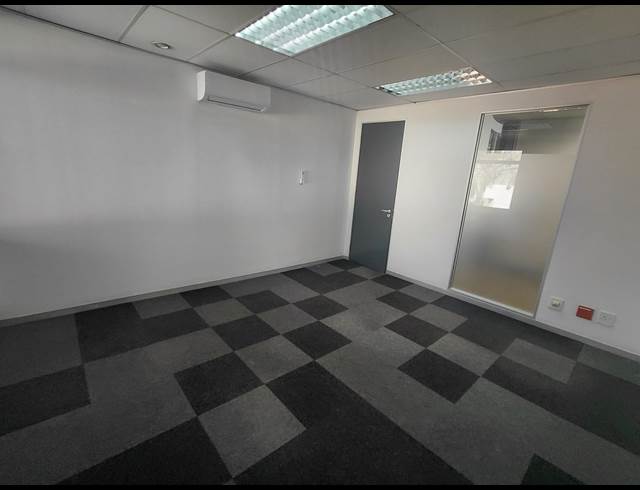 299M² OFFICE TO LET IN BRYANSTON