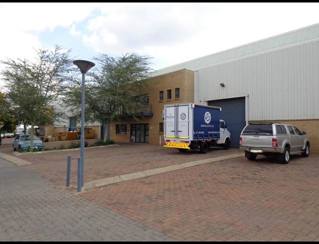606M² WORKSHOP TO LET IN JET PARK