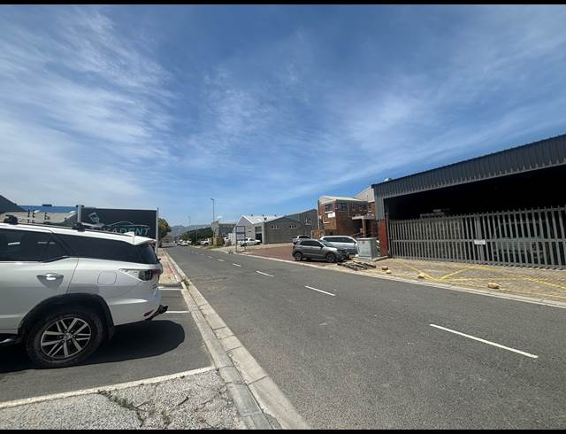 474M² RETAIL TO LET IN SOMERSET WEST BUSINESS PARK