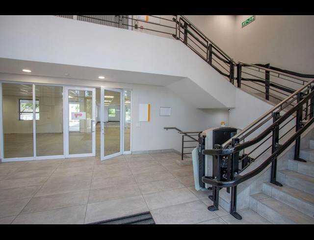 732M² OFFICE TO LET IN WOODMEAD