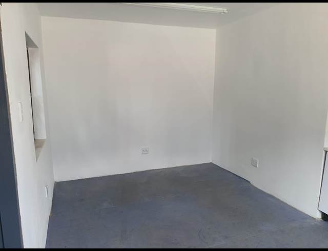 270M² WAREHOUSE TO LET IN TULISA PARK