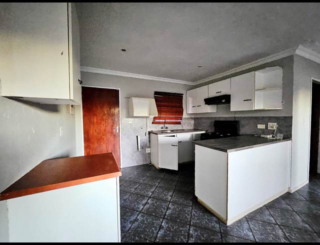 2 bed property to rent in BIRCHLEIGH