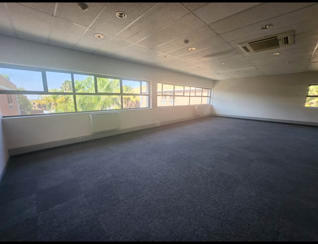1,153M² OFFICE TO LET IN RANDJESPARK