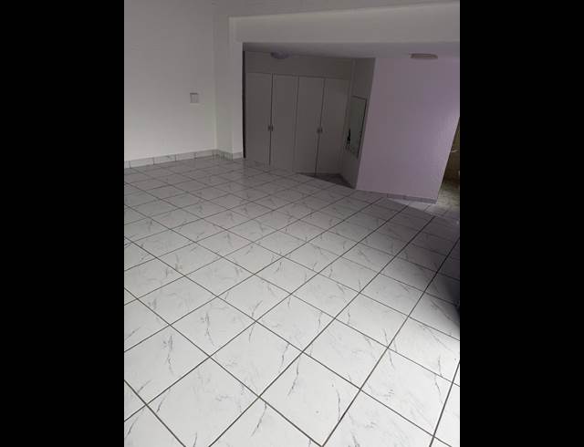 1 bed property to rent in GLENVISTA