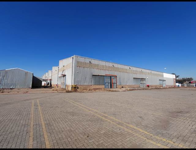 12,000M² FACTORY TO LET IN CLAYVILLE