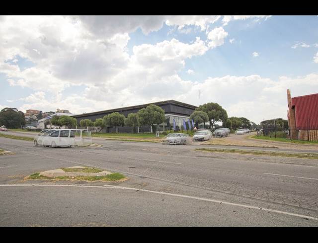 3,621M² WAREHOUSE TO LET IN ROODEPOORT
