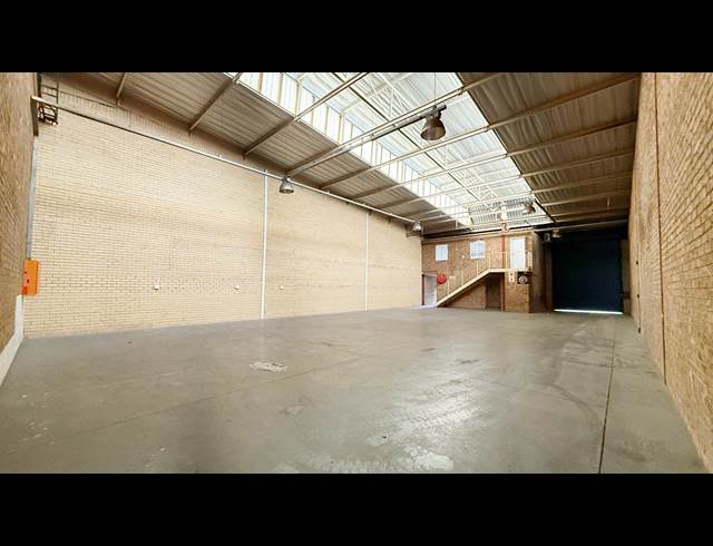 350M² WAREHOUSE TO LET IN MEADOWDALE