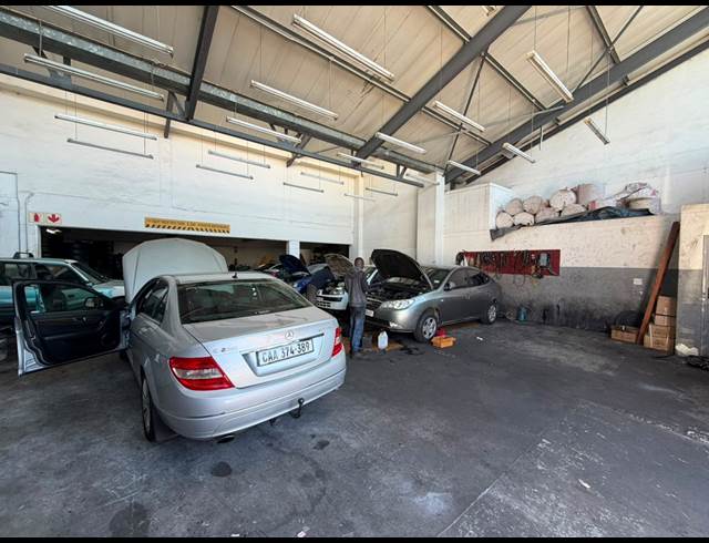 503M² WAREHOUSE TO LET IN WYNBERG