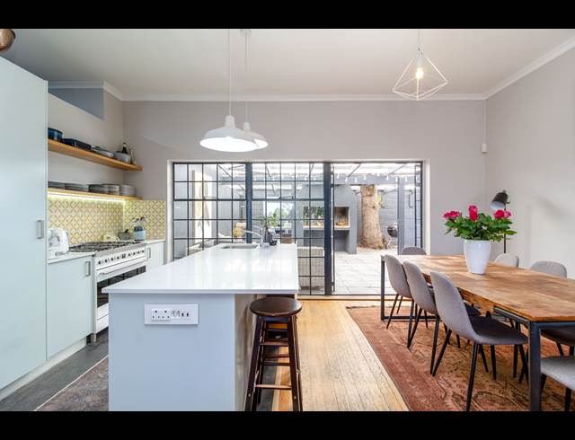 3 BEDROOM HOUSE RENTED IN VREDEHOEK