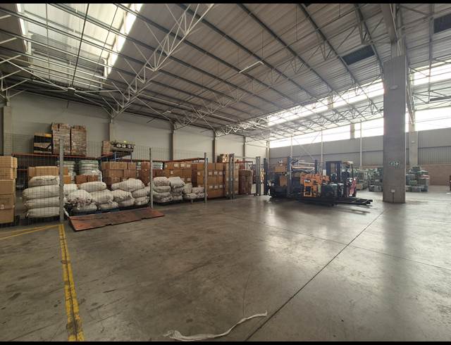 2,494M² WAREHOUSE TO LET IN GOSFORTH PARK
