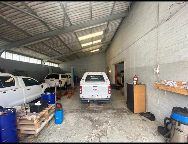 750M² WAREHOUSE TO LET IN PAARDEN EILAND